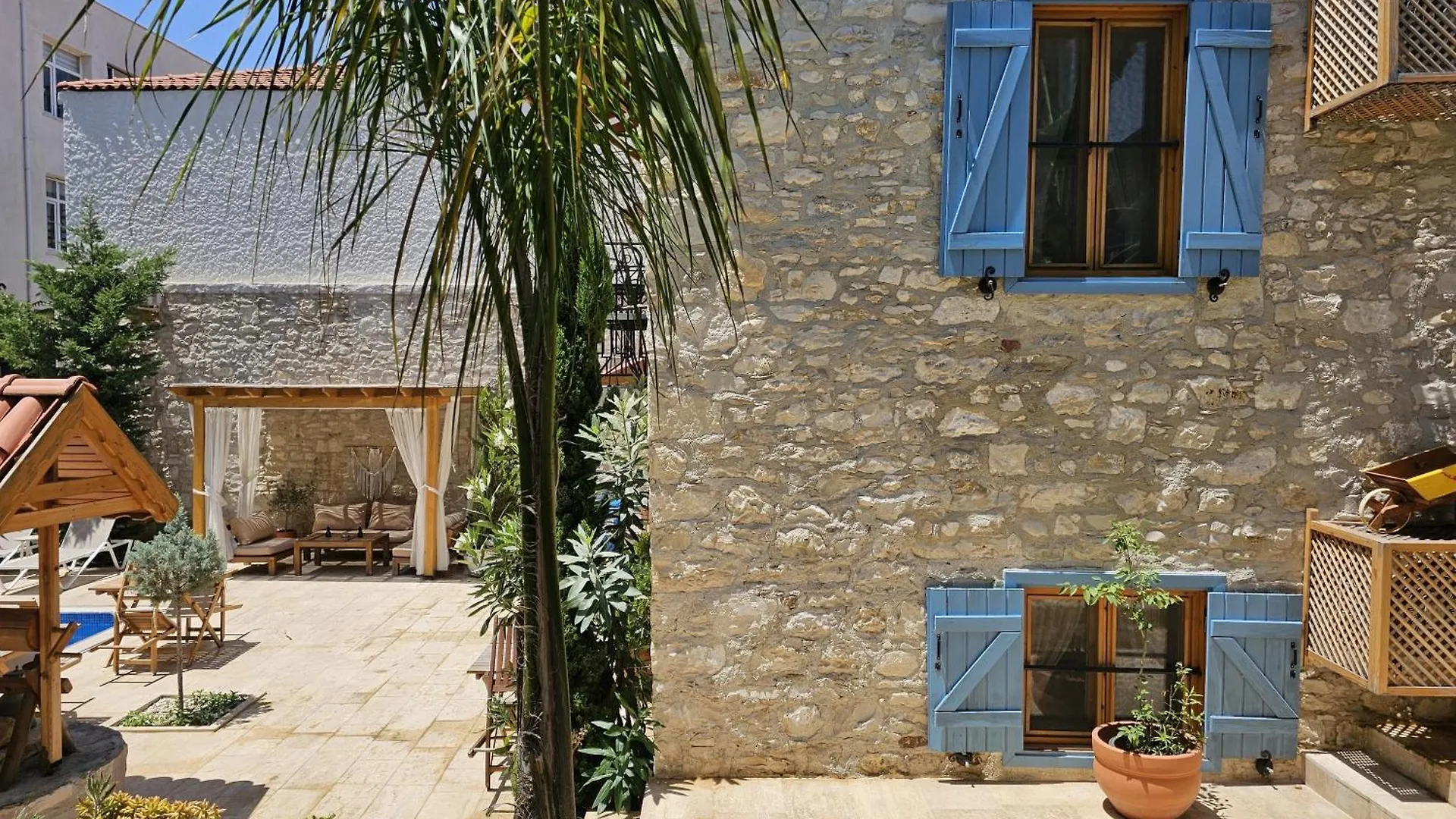 Kugu Urla Hotel