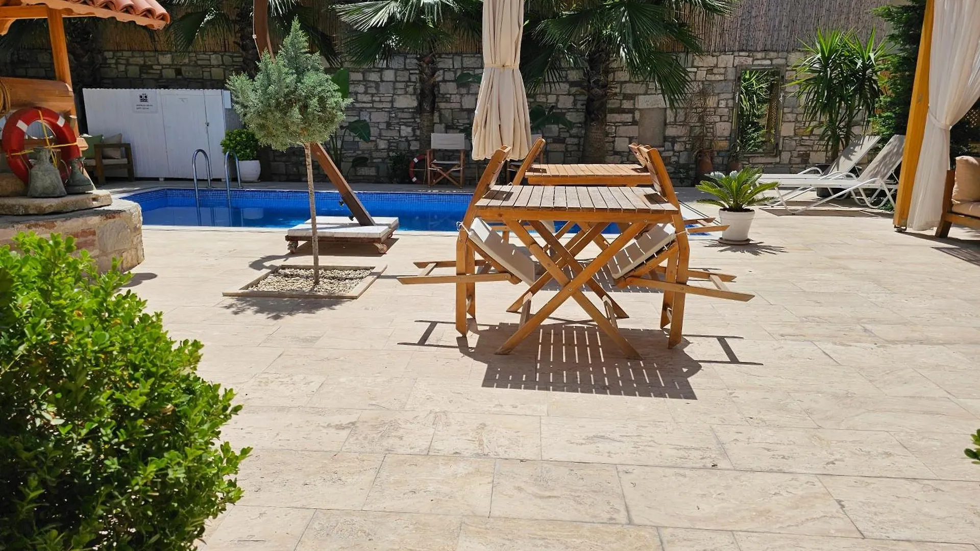 Kugu Urla Hotel 0*,