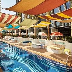 **** Hotel Mama Shelter Émirats arabes unis